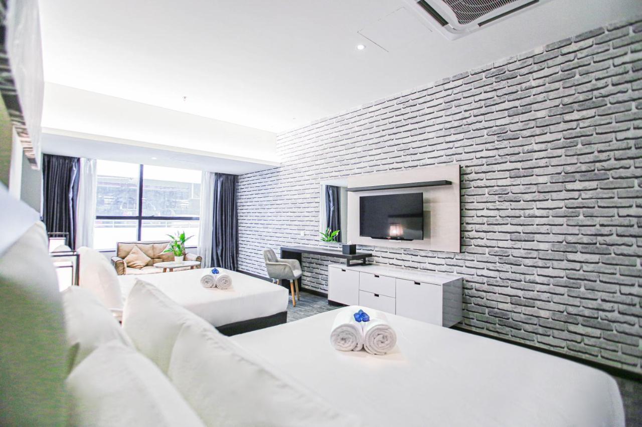 Fives Hotel Dnp Johor Bahru Exterior photo
