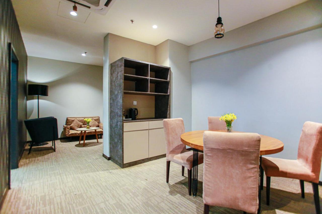 Fives Hotel Dnp Johor Bahru Exterior photo