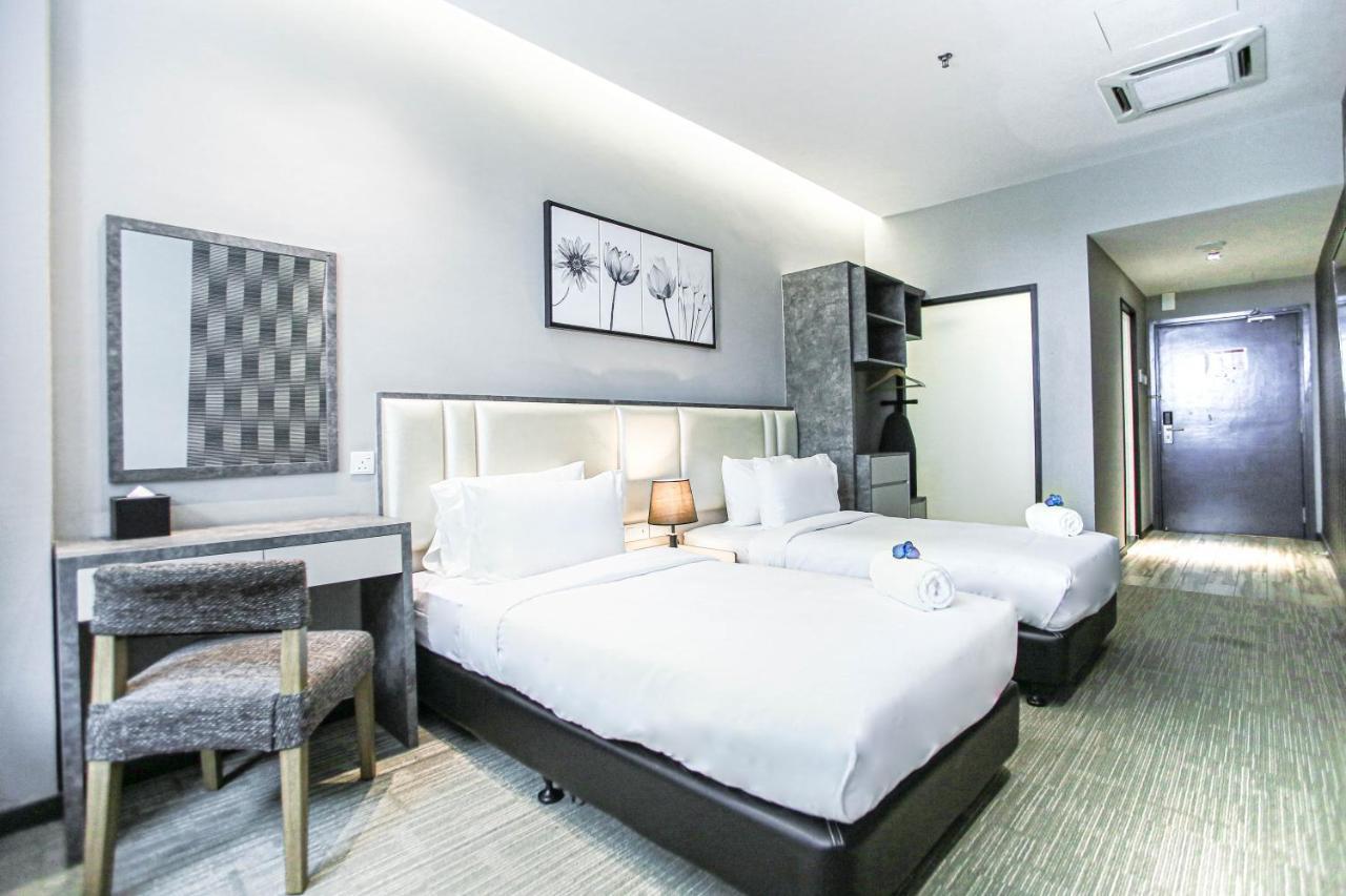 Fives Hotel Dnp Johor Bahru Exterior photo